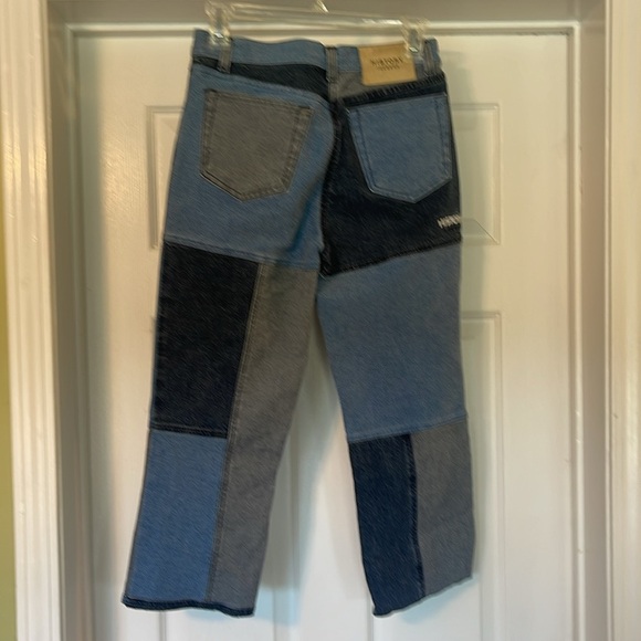 History Iceberg - Y2K PePeLe Pew embroidered on patchwork jeans - size 27” - Picture 2 of 7